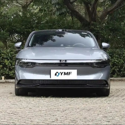 Zeekr 007 voiture électrique alimentée par batterie au lithium fer phosphate et 220kW de puissance max.