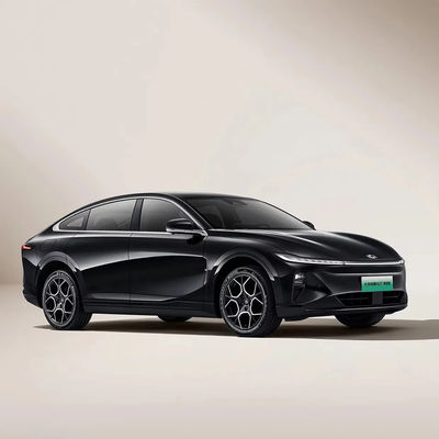 Hangan Qiyuan A07 voiture électrique avec une capacité de batterie de 94,3 kWh et une structure de carrosserie de berline de 5 places