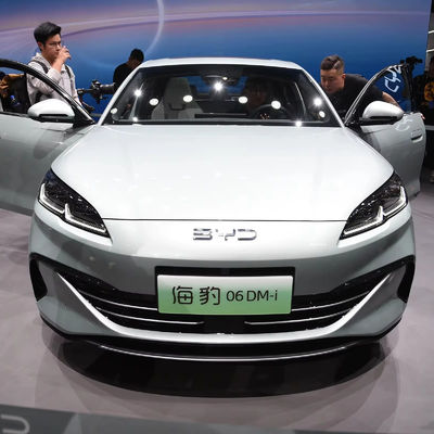 BYD Seal 06 DMI Hybride essence/essence, berline moyenne avec volant multifonctionnel