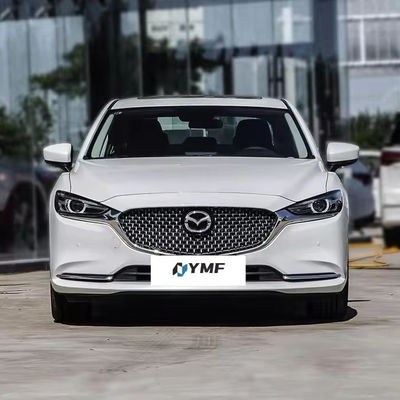 Mazda 3 Axela à essence 5 portes avec couple maximal Nm 200-300Nm