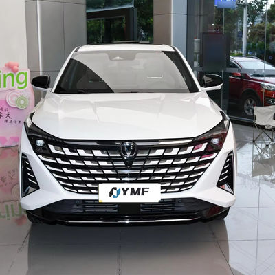 Changan Uni-Z 2,0 t voiture électrique 5 places berline avec 4997x1963x1455mm Carrosserie