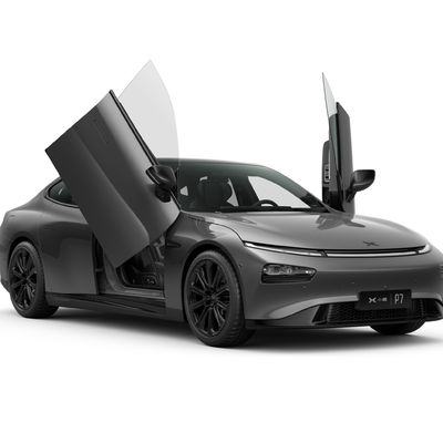 80% de recharge rapide Xpeng P7 Luxe voiture de sport électrique pour adultes Recharge rapide en 1 heure